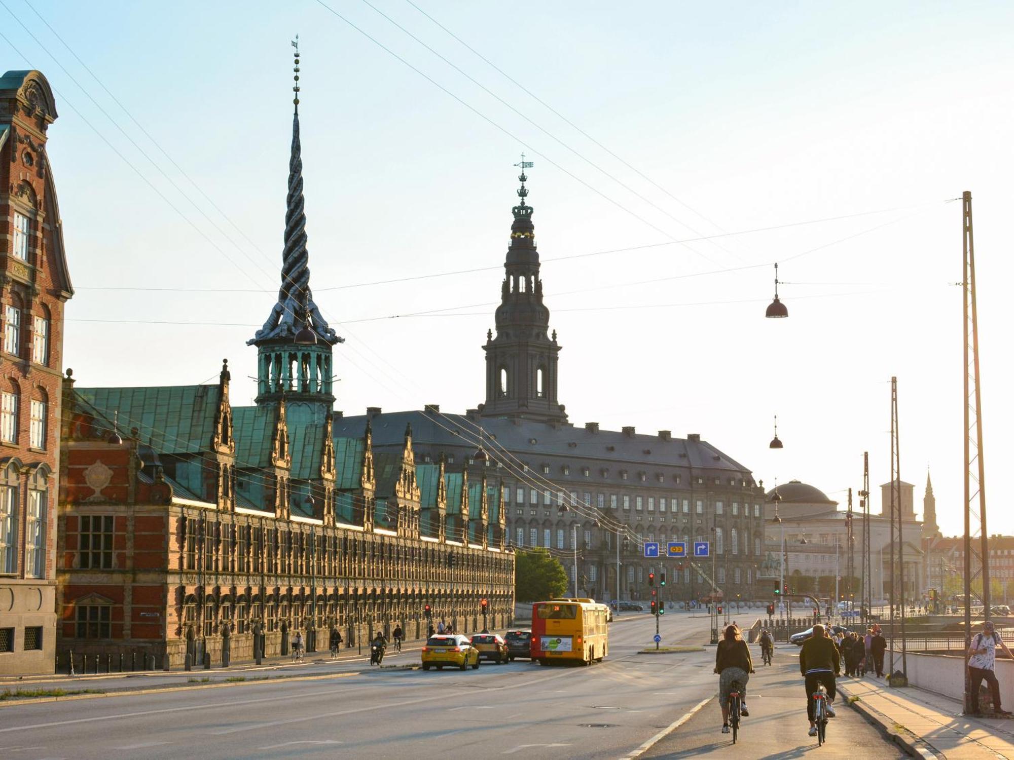 Sanders Regent - Smart Two-bedroom Near Square Lejlighed